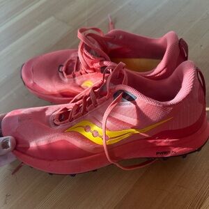 Saucony trail running shoes - like new condition! Women’s size 9